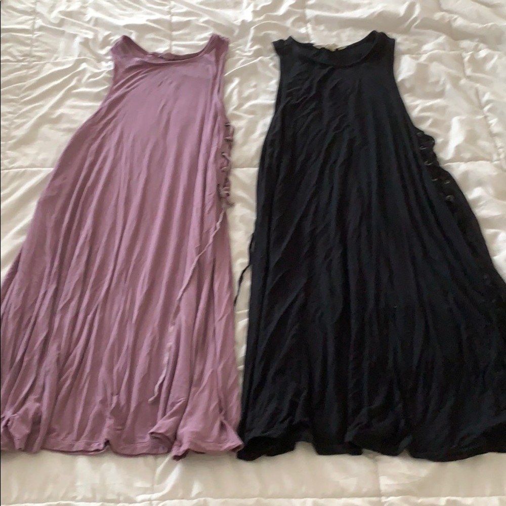 🌻 2 AE side lace dresses